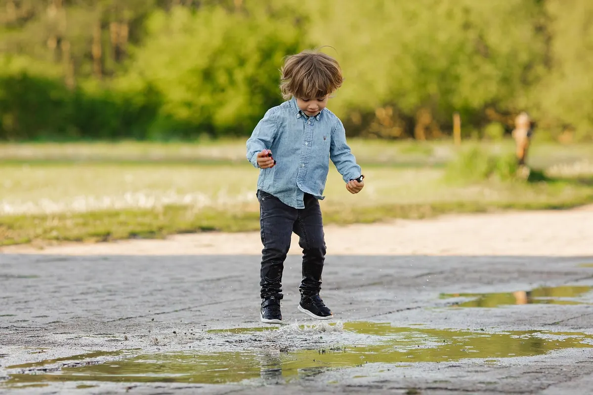 How to Stop Your Feet Sweating in Rain Boots: 7 Practical Fixes